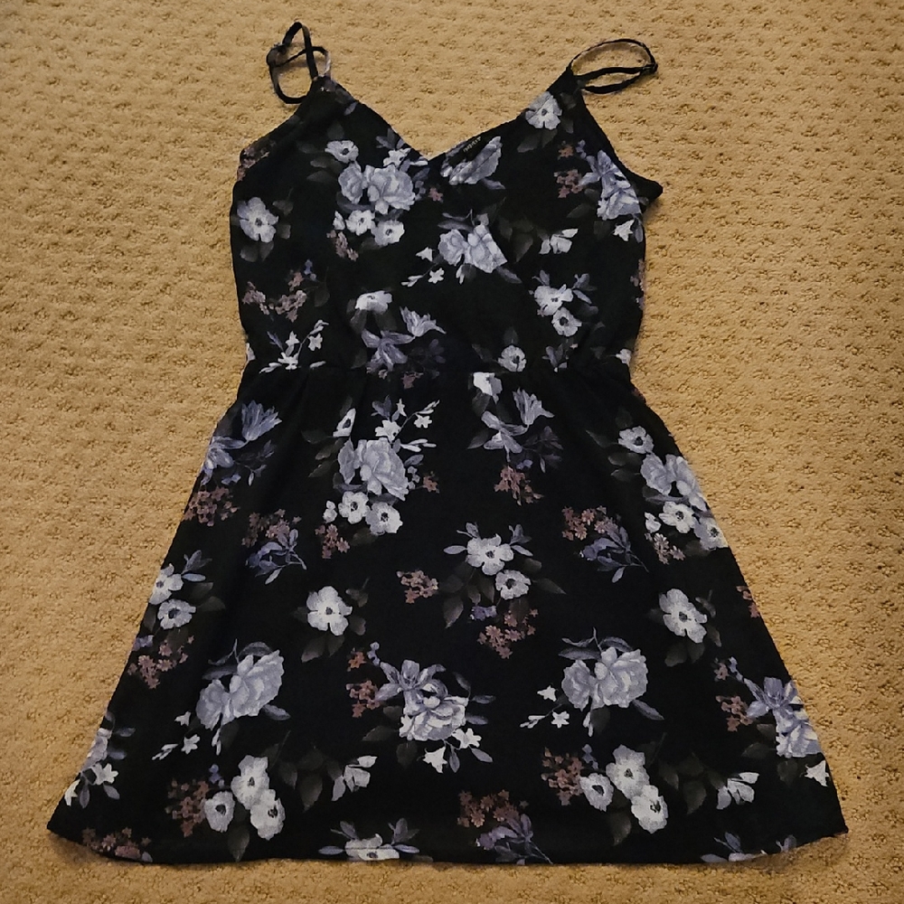 Forever 21 Floral Sleeveless Mini Dress